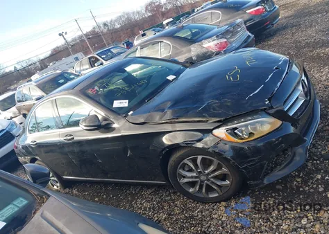 2015 Mercedes-Benz C 300 4Matic из США, поврежденный, VIN 55SWF4KB3FU080742